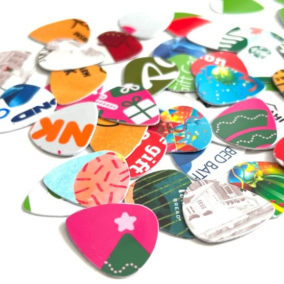 (50-PACK) GUITAR PICKS PLECTRUM - MUSIC TOOLS - MANDOLIN GUITAR BASS PICKS - Picture 1 of 2